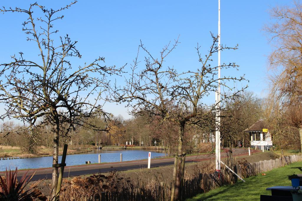 The Riverside Logies & Restaurant Bed & Breakfast Maarssen Exterior photo